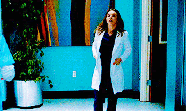 Greys Anatomy Amelia Shepherd GIF - Greys Anatomy Amelia Shepherd Walking GIFs