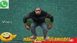 a man is squatting down in front of a sign that says ' nscreva se ' on it
