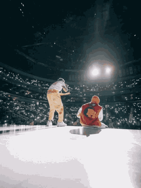 Performers Duo GIF - Performers Duo Stadium GIFs