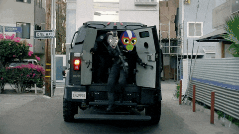 a jeep with a license plate that says lea49901