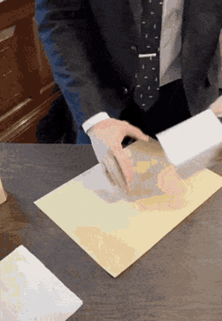 Packing Package GIF - Packing Package Gift GIFs