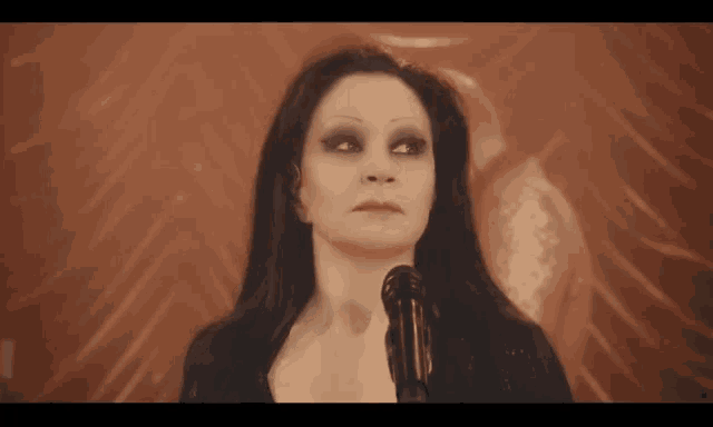 Pensando Molesta GIF