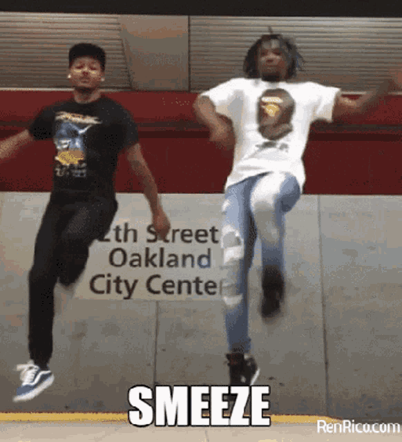 Smeeze Dance GIF - Smeeze Dance Jump GIFs