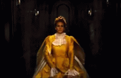 Julia Roberts Walk To Another Dimension GIF - Julia Roberts Walk To Another Dimension Mirror Mirror GIFs