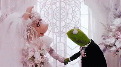 Piggy And Kermit Get Married - Muppets Take Manhattan GIF - Married Muppets Kermit The Frog GIFs