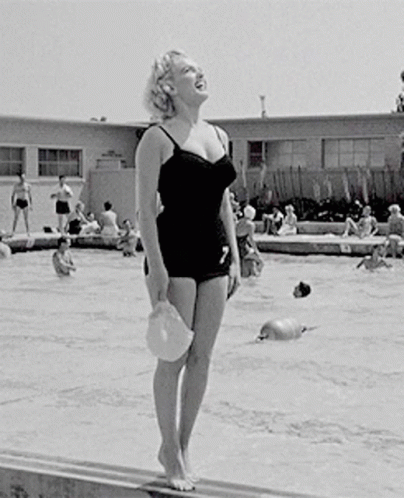 Marilyn Monroe Swimming GIF - Marilyn Monroe Swimming Pool GIFs
