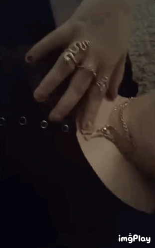 Necklace Me GIF - Necklace Me GIFs