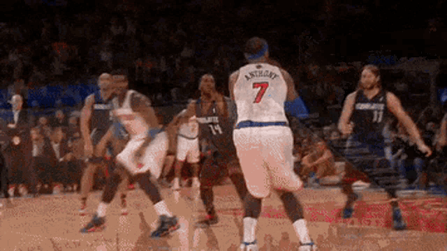 a basketball player with the number 7 on his shirt