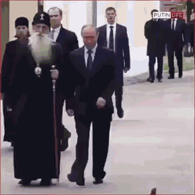 Vladimir Putin Bird GIF - Vladimir Putin Bird Walking GIFs