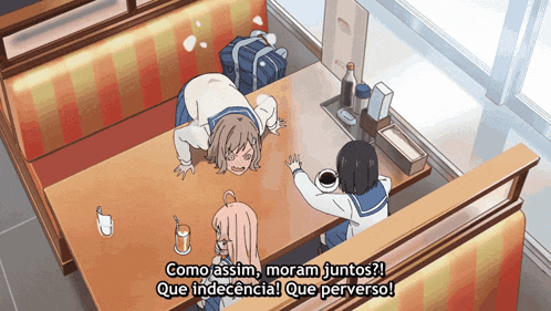 a cartoon of three girls sitting at a table with the caption " como assim moram juntos que indecencia que perverso "