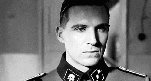 Look At Me Handsome GIF - Look At Me Handsome Ralph Fiennes GIFs
