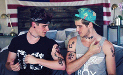 Connor GIF - Connor Franta Muscles Biceps GIFs