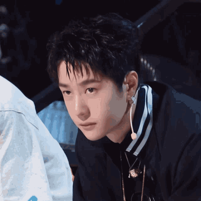ป๋อตี้ หวังอี้ป๋อ GIF
