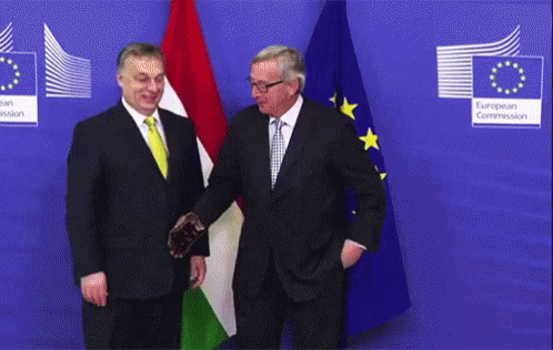 Jean-claude Juncker GIF - Jean Claude Juncker Viktor Orbán GIFs