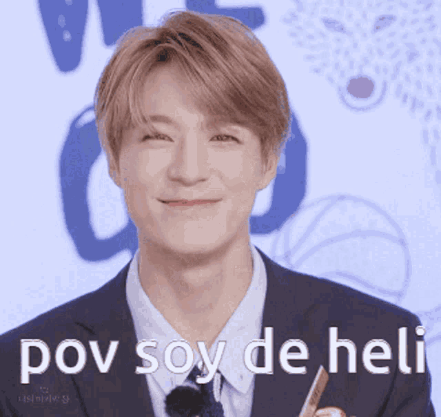 a man in a suit and tie with the words pov soy de heli on the bottom