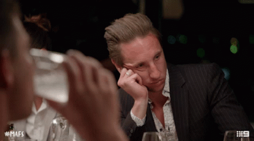 Look Around Married At First Sight GIF - Look Around Married At First Sight Observing GIFs