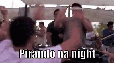 Pirando Na Night GIF - Balada Night Fimdesemana GIFs