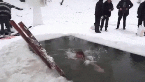 крещение купаниевпроруби прорубь мороз зима GIF - Kreshenije Kupanije V Prorubi Prorub GIFs