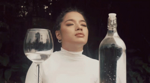 Menutup Mata Cantika GIF - Menutup Mata Cantika Start Over GIFs