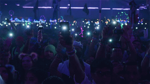 Lights Waving GIF - Lights Waving Cell Phone Lights GIFs