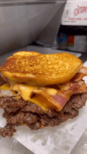 Bacon Triple Cheeseburger Cheeseburger GIF - Bacon Triple Cheeseburger Cheeseburger Food GIFs