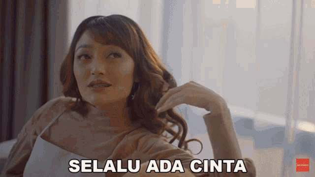 Selalu Ada Cinta Hanya Untuk Kamu Siti Badriah GIF - Selalu Ada Cinta Hanya Untuk Kamu Siti Badriah Video Call Aku Song GIFs