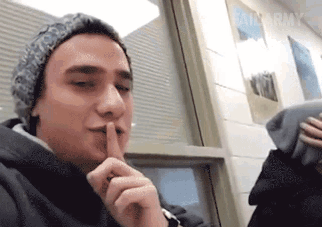 Shhh 8reasons Why Being New In Town Is Tough GIF - Shhh 8reasons Why Being New In Town Is Tough Quiet GIFs