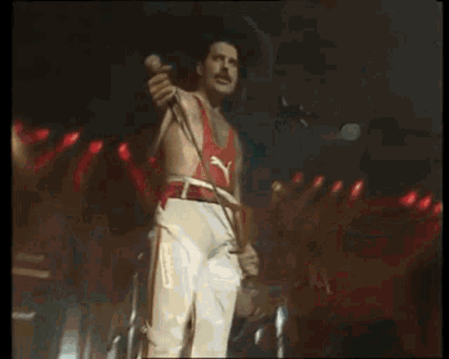 Freddie Queen GIF - Freddie Fred Queen GIFs