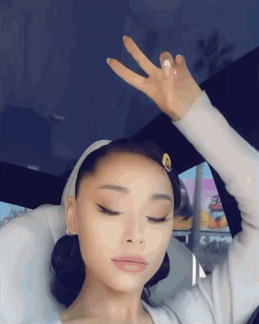 Ariana Ariana Grande GIF - Ariana Ariana Grande Newpost GIFs