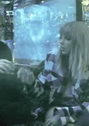 Taylor Swift Clink GIF - Taylor Swift Clink Cheers GIFs