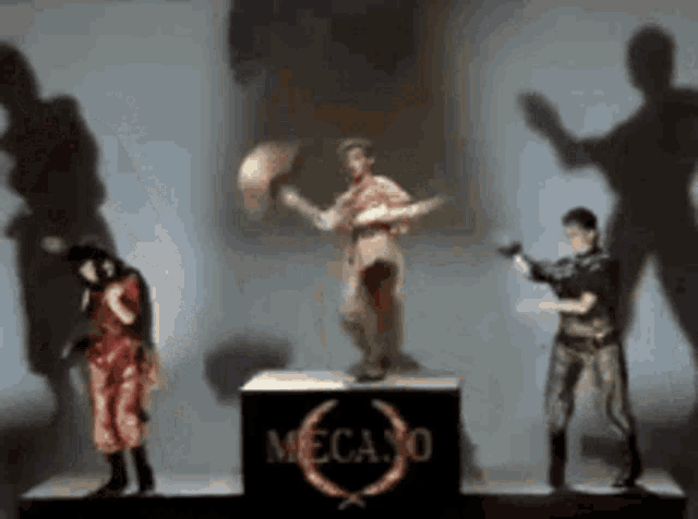 the word mecano is on the black box
