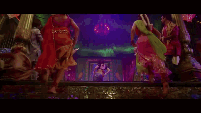 Kareena Kapoor Hot GIF - Kareena Kapoor Hot Music Video GIFs