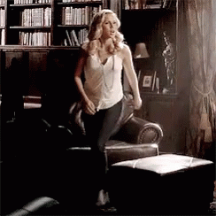 Rebekah Mikaelson Stand Up GIF - Rebekah Mikaelson Stand Up Claire Holt GIFs