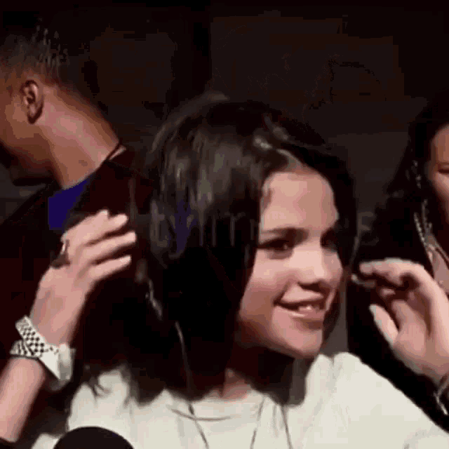 Selena Gomez Blue Streaks GIF - Selena Gomez Blue Streaks Teen Vogue Party GIFs
