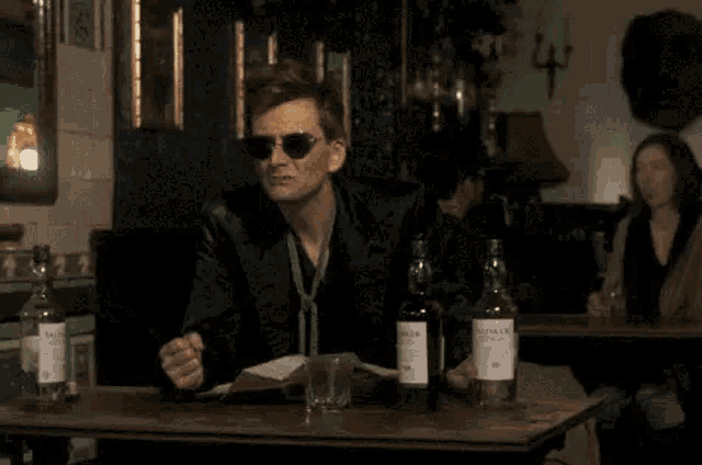Confused What GIF - Confused What Crowley GIFs
