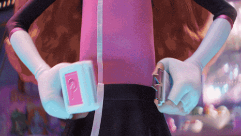 a person wearing gloves and a belt with a buckle that says n on it