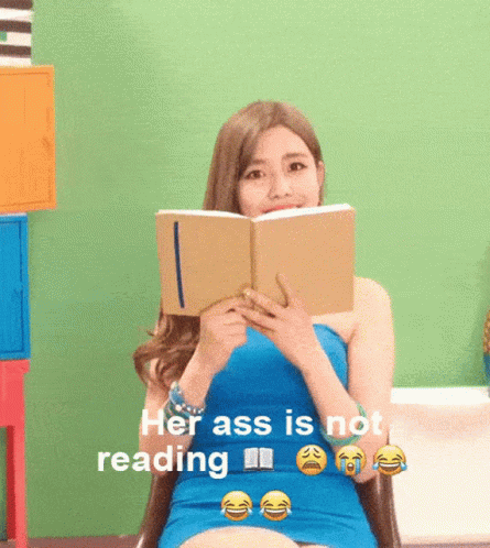 Gowoon Berrygood GIF - Gowoon Berrygood Reading GIFs