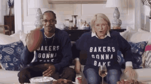 Snoop Dogg Martha Stewart GIF - Snoop Dogg Martha Stewart Bakers Gonna Bake GIFs