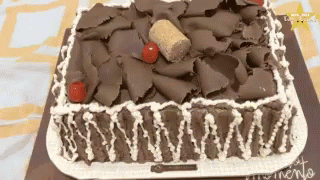 Tulla Luana Cake GIF - Tulla Luana Cake Chocolate Cake GIFs