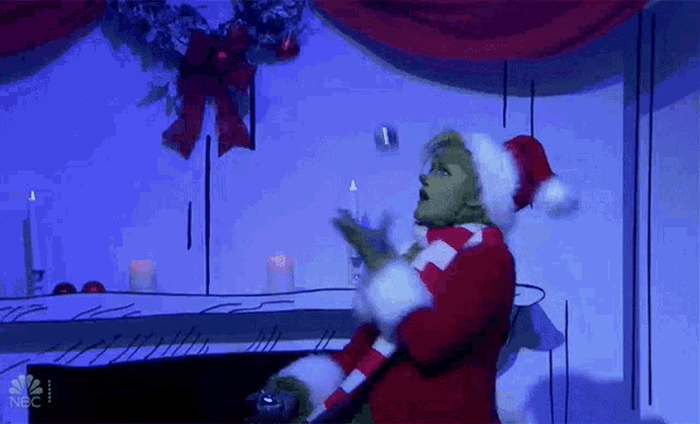 Juggle Grinch GIF - Juggle Grinch Matthew Morrison GIFs