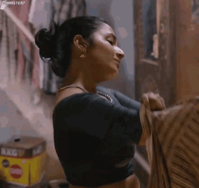 Unknown Actress Bouncing Boobs GIF - Unknown Actress Bouncing Boobs GIFs