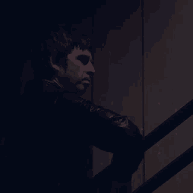 Look At Noel Gallagher GIF - Look At Noel Gallagher Lock All The Doors Song GIFs