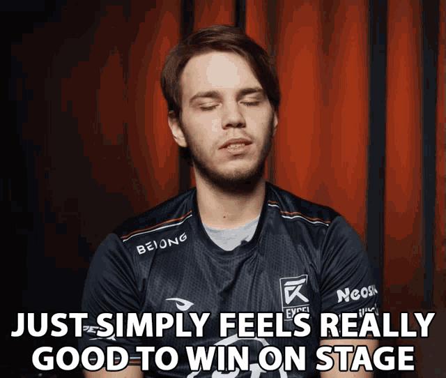 Just Simply Feels Really Good To Win On Stage Its A Good Feeling To Win On Stage GIF - Just Simply Feels Really Good To Win On Stage Its A Good Feeling To Win On Stage Feels Good To Win GIFs