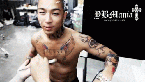 태양 문신 타투 빅뱅 근육 상의탈의 웃통 GIF - Taeyang Tattoo Big Bang GIFs
