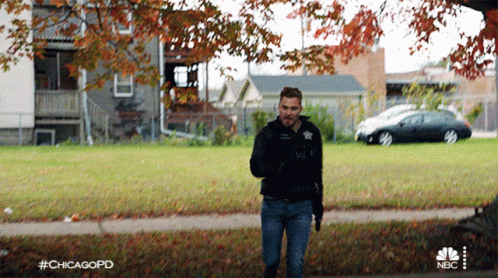 In A Hurry Adam Ruzek GIF - In A Hurry Adam Ruzek Chicago Pd GIFs