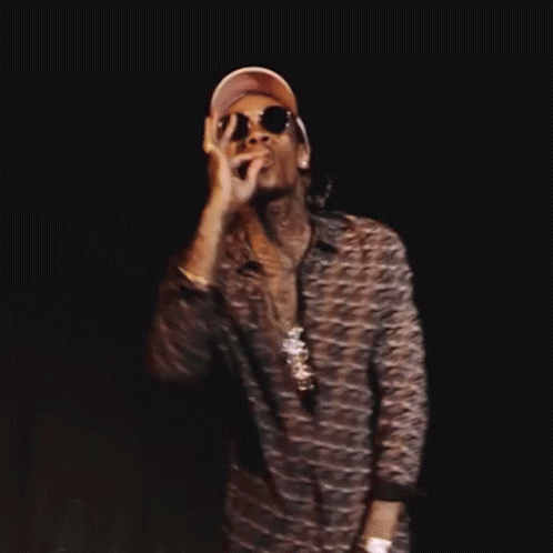 Smoke It Up Wiz Khalifa GIF - Smoke It Up Wiz Khalifa Pull Up Song GIFs
