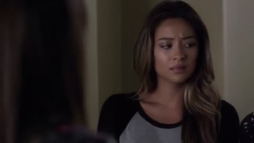 Uh Dafuq Is Wrong With You GIF - Emily Pll Shay Mitchell GIFs
