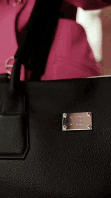 Melina Bucher Indy Bag GIF - Melina Bucher Indy Bag Vegan Bag GIFs