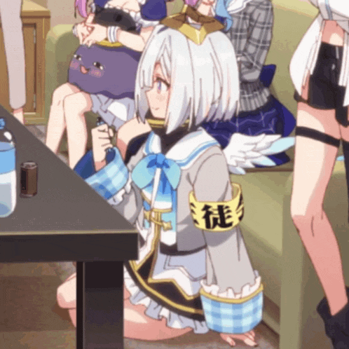 a girl with white hair has a yellow armband with chinese characters