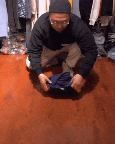 Never Ending Piece Of Cloth Fold GIF - Never Ending Piece Of Cloth Fold Packing GIFs